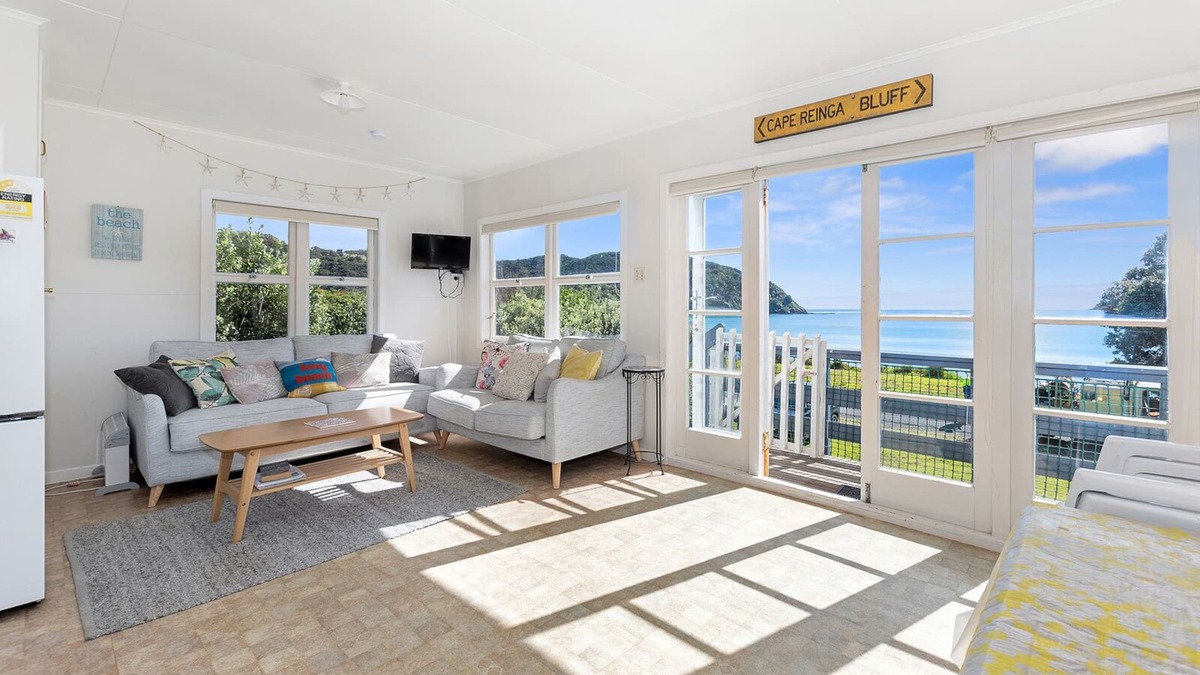 Russell Cottage | Pencarrow Cottage - Russell Holiday Home