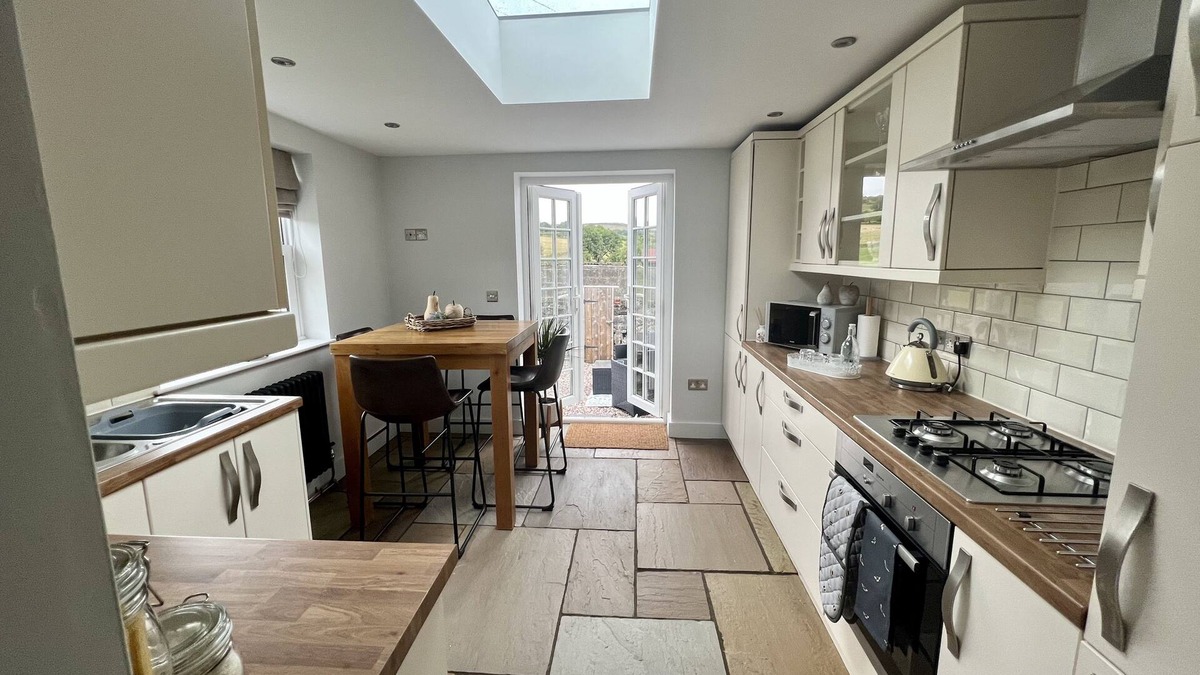 Penderyn Cottage | Penderyn Cottage, Waterfall Country, Brecon Beacons