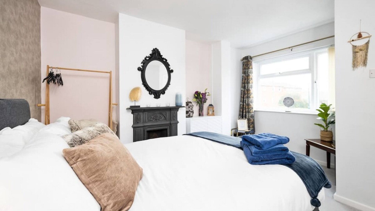Long Itchington House | Pendicke Cottage | 3 bed house | Sleeps 6 | Southam Centre | Dog Friendly | Inspire Homes