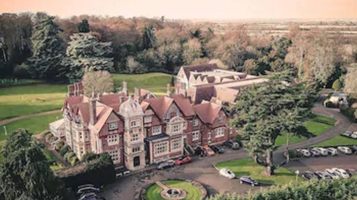 Tring Hotel | Pendley Manor