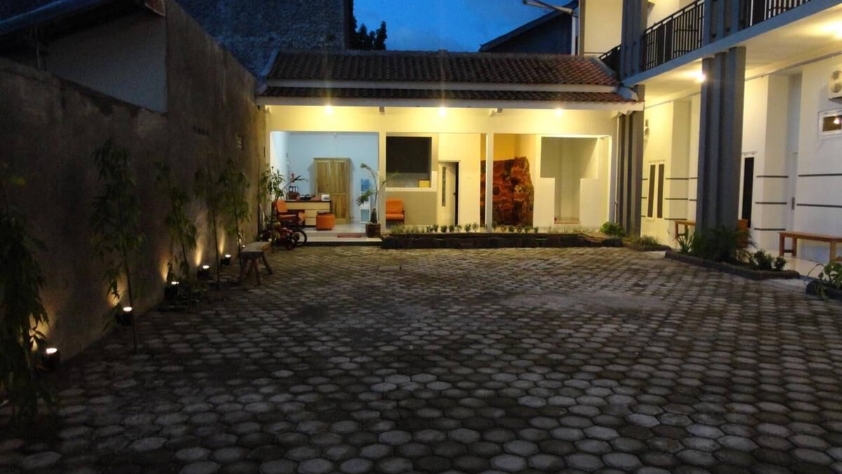 Catur Tunggal House | Pendowo Huis Guest House