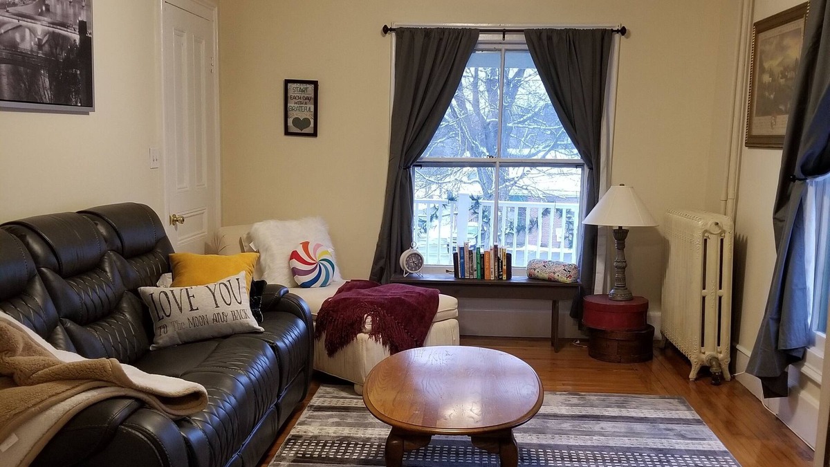 Philmont Apartment | Penelope's Flat - Laugh often, eat well and enjoy life!