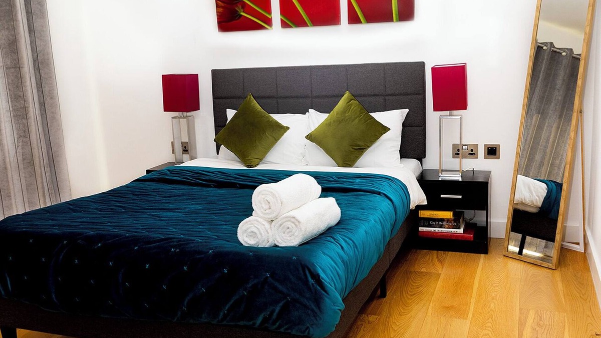 Peninsula Apartment | Peninsula Life: Stylish Greenwich 1Bed Flat