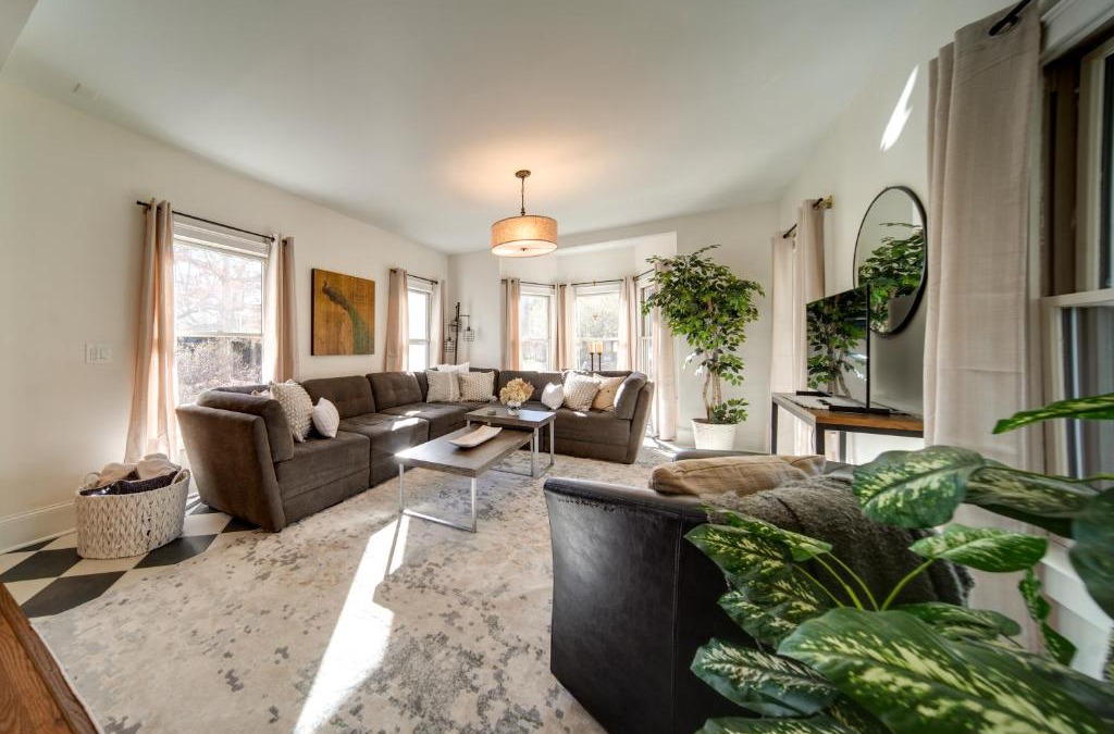 Peninsula House | Peninsula Paradise - Walk to Hiking and Shopping!