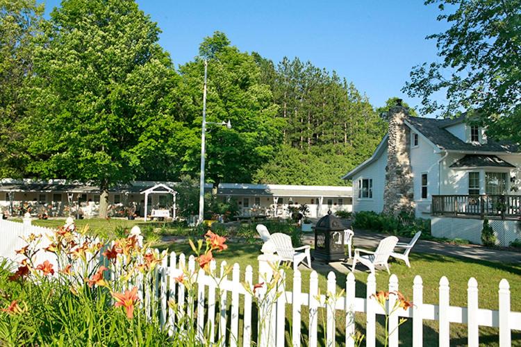 Fish Creek Hotel | Peninsula Park-View Resort