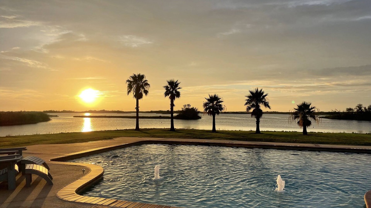Hackberry House | Peninsula Point- Hackberry's Paradise- Secluded home on 12 Acres