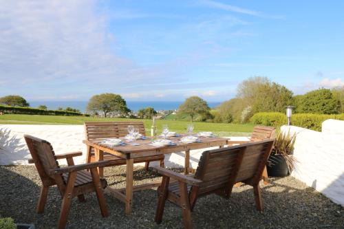 Aberporth House | Penlan Coastal Cottages - Driftwood
