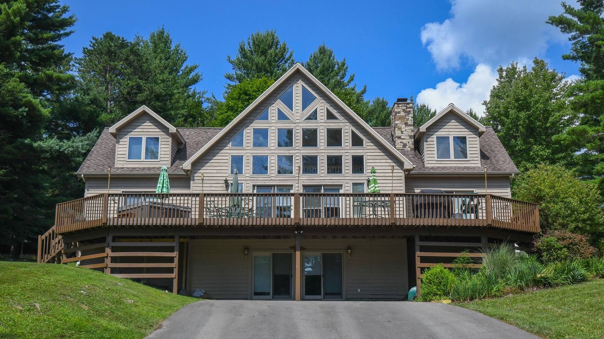 Blakeslee House | Penn Point Paradise | Great View, Dock, Hot Tub!