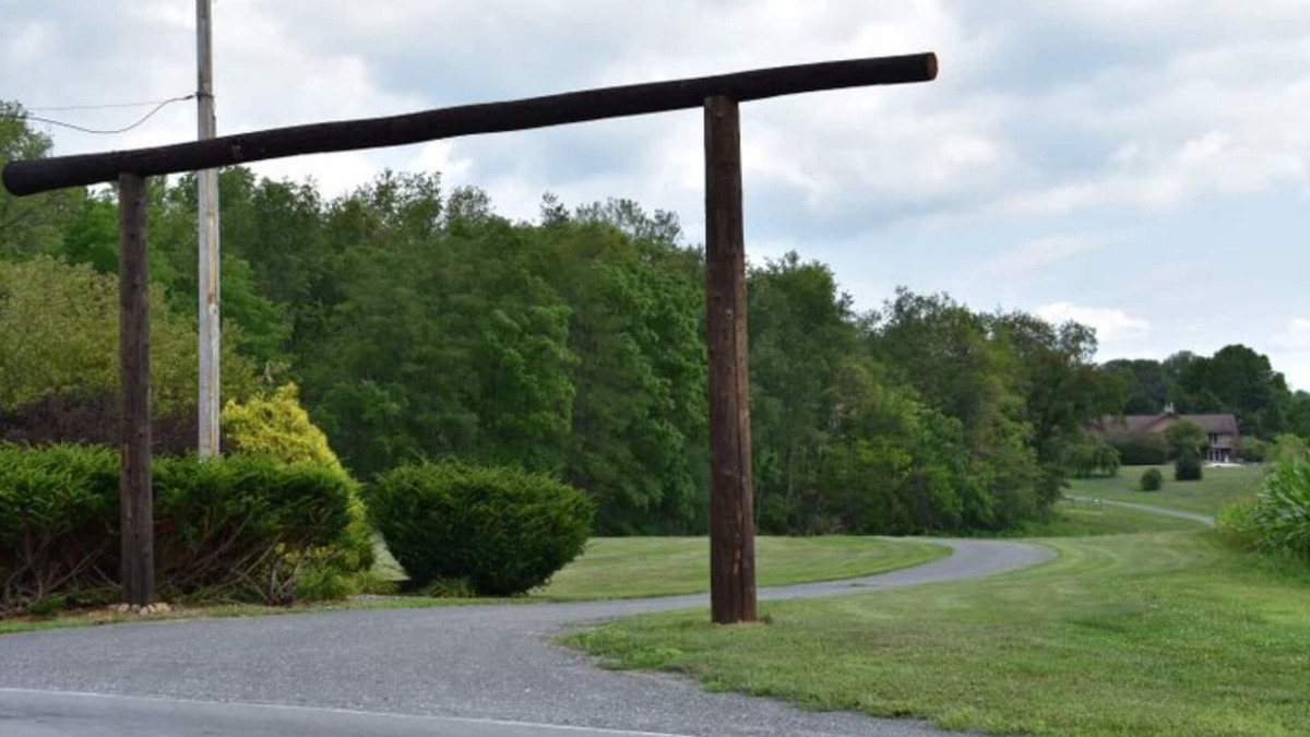 Howard House | Penn State Fans Love King’s Nittany Ridge Hideaway!