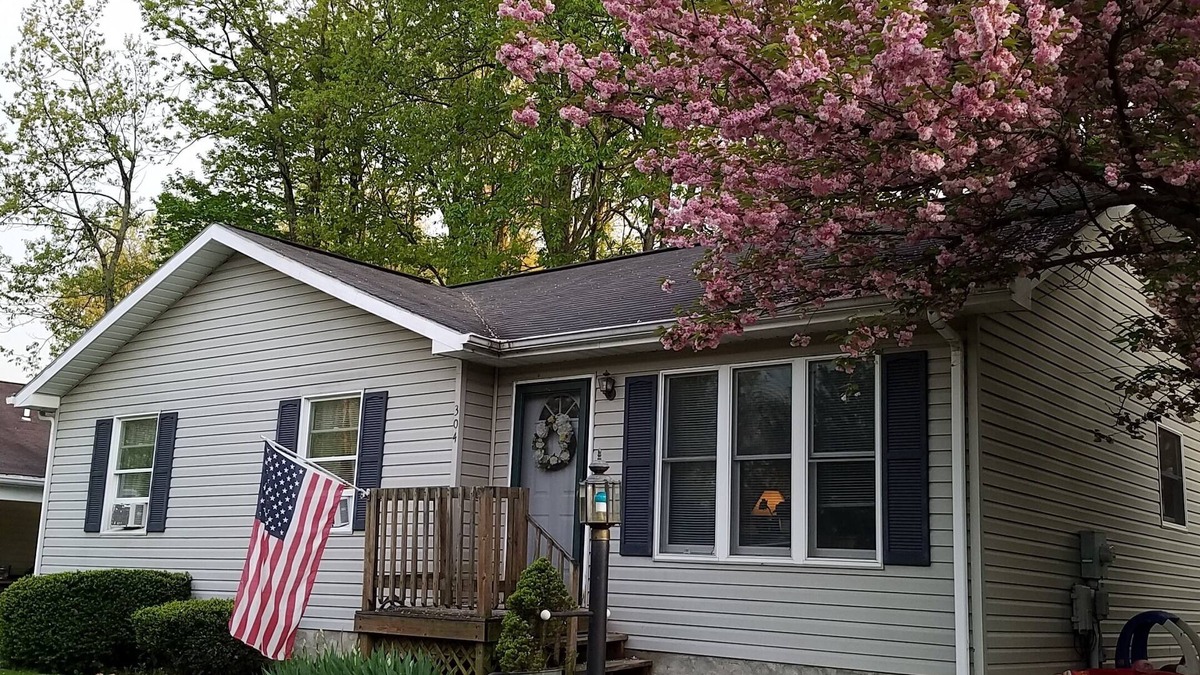 State College House | Penn State Football Rental-Close to I-99, Rt 322 and 5 miles to Stadium
