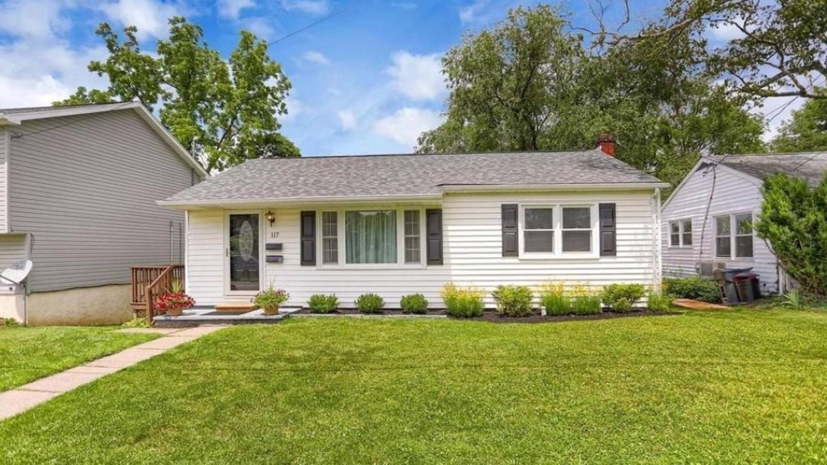Pleasant Gap House | Penn State Home. 3 bedroom house close to Beaver Stadium, PSU, State College