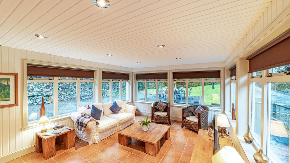 Newton Stewart Cottage | Penninghame Mid Lodge - a cottage that sleeps 7 guests in 4 bedrooms