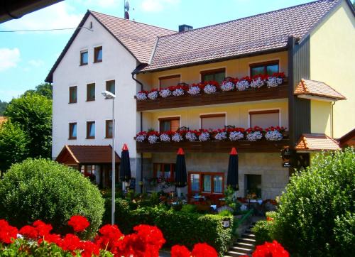 Obertrubach Hotel | Pension Drei Linden