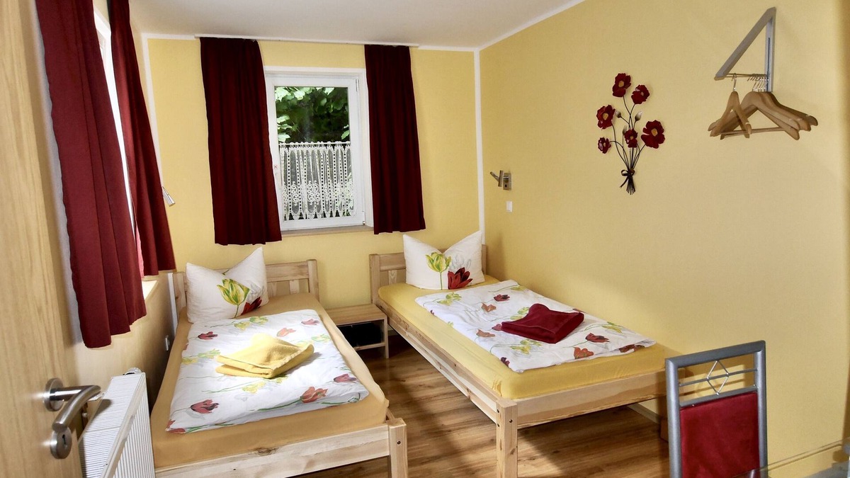 Eisenach House | Pension "Metilstein" on Eisenach's local mountain opposite Wartburg Castle