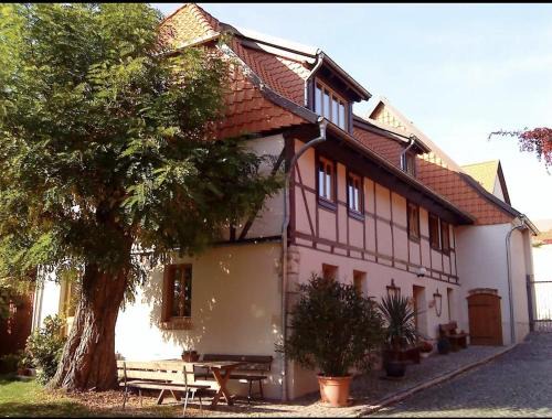 Schadeleben House | Pension Robinienhof