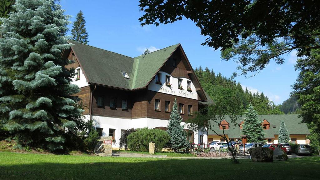 Teplice nad Metuji House | Pension Skály