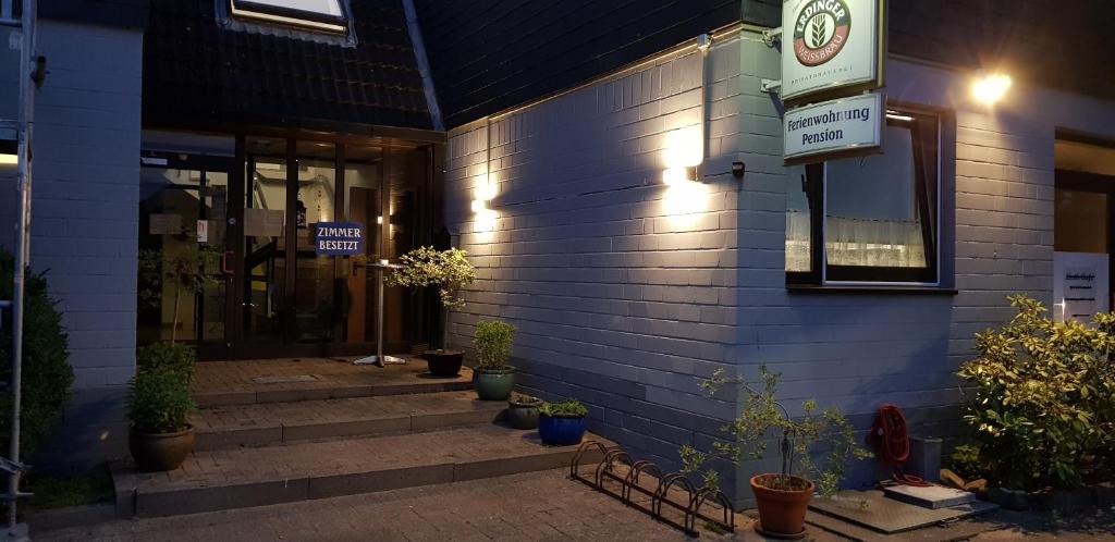 Bad Fallingbostel House | Pension Strohm im Lieth Café