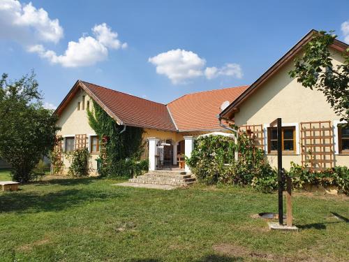 Locs House | Pension und Landhaus Steirerengel - Ferien & Jagd
