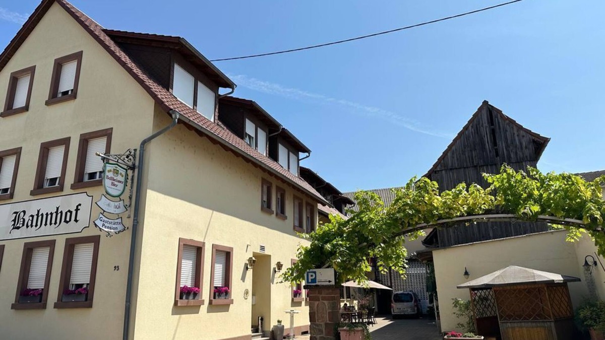 Morlheim Bed & Breakfast | Pension Zum Bahnhof - Doppelzimmer, Dusche, WC