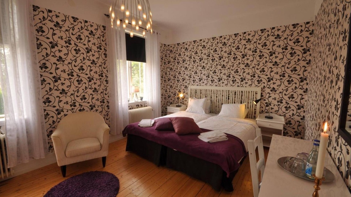 Toreboda House | Pensionat Prästgården