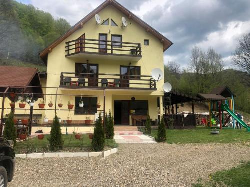 Lepsa Villa | Pensiunea Alma Lepsa