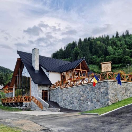 Damuc House | Pensiunea Colț de Rai