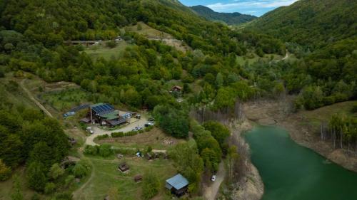 Lunca Jaristei House | PENSIUNEA IZVORUL BUCURIEI
