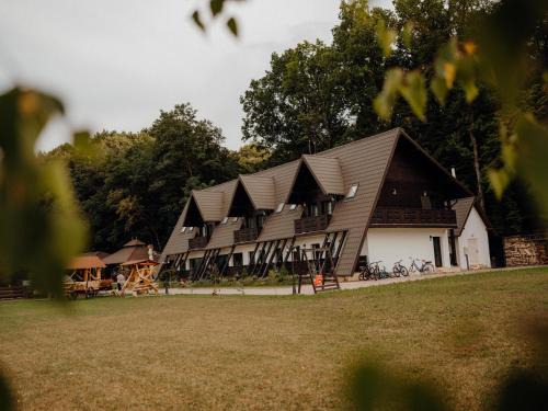 Raucesti House | Pensiunea Paradisul Verde