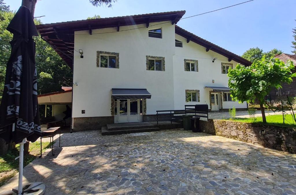 Moroeni Villa | Pensiunea Puiu