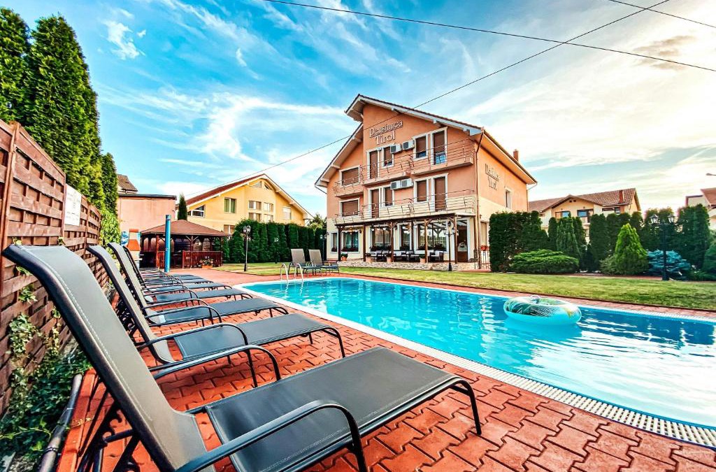 Sanmartin House | Pensiunea Tirol Baile Felix