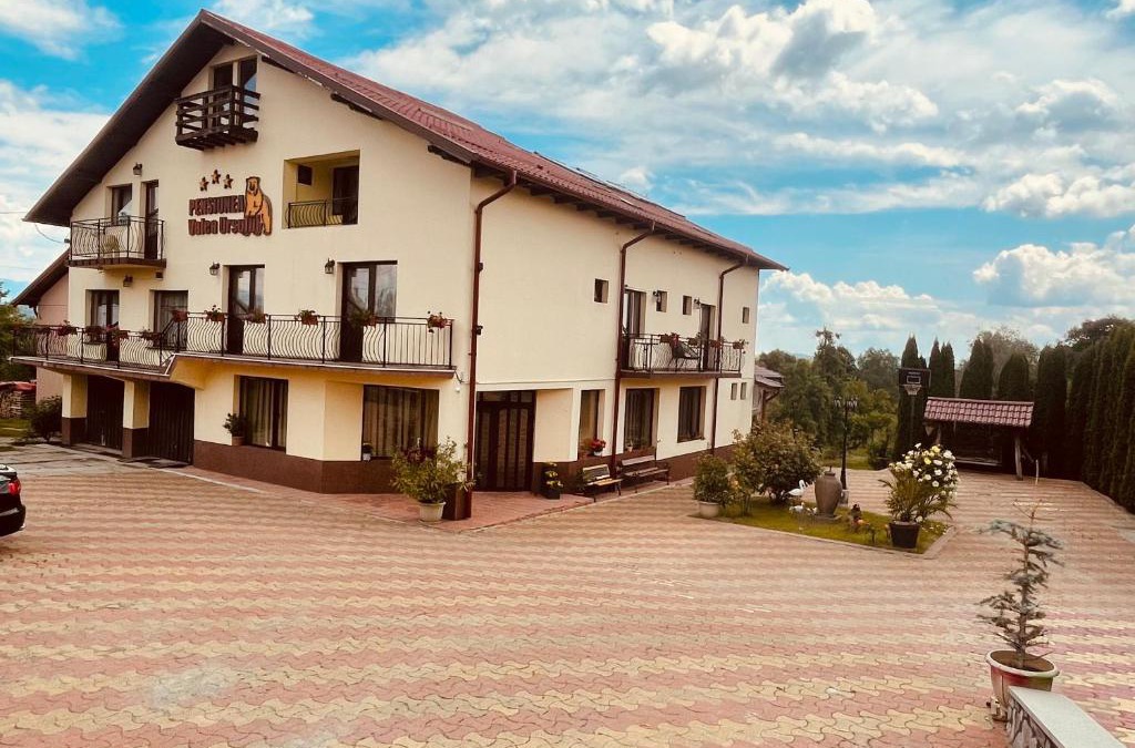 Campulung House | Pensiunea Valea Ursului