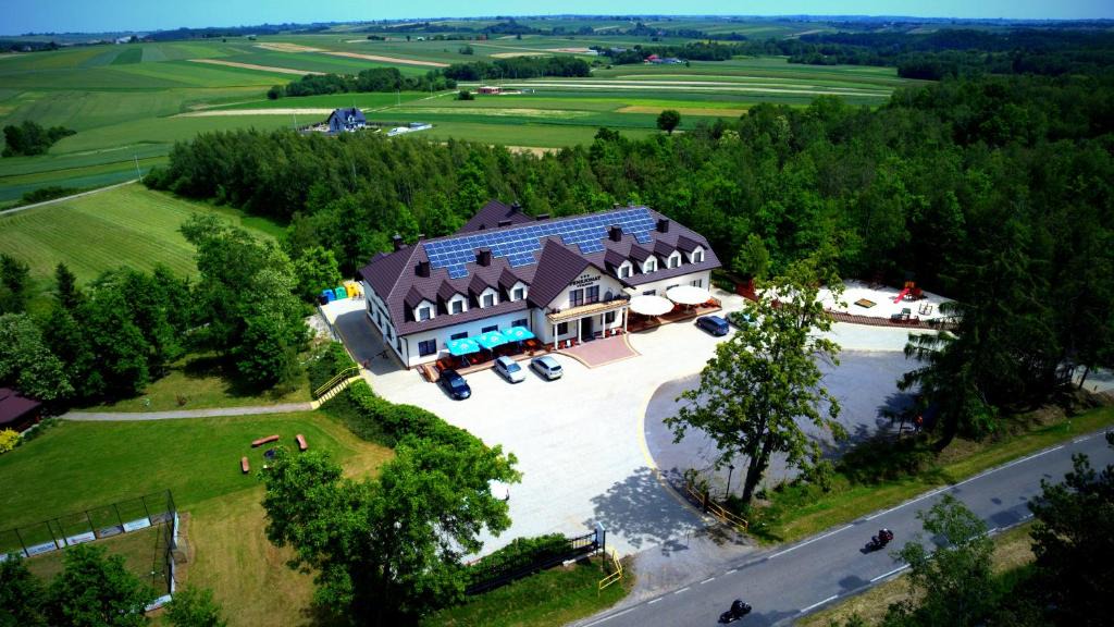 gmina Iwaniska House | Pensjonat Cyrkon - strażnik młodszego Paleozoiku