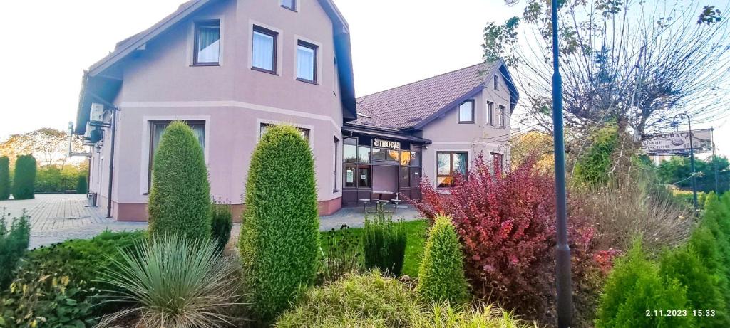 Łeczna Bed & Breakfast | Pensjonat Emocja