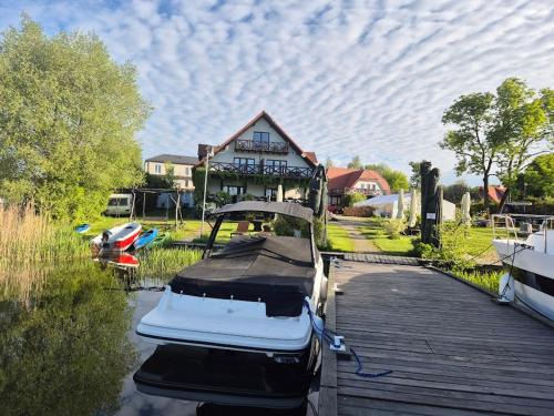 Kozin Bed & Breakfast | Pensjonat Rybaczówka - noclegi, restauracja, port