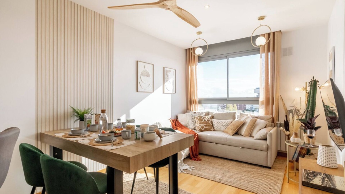 Cornella de Llobregat Apartment | Penthouse with Private Terrace & Pool Access