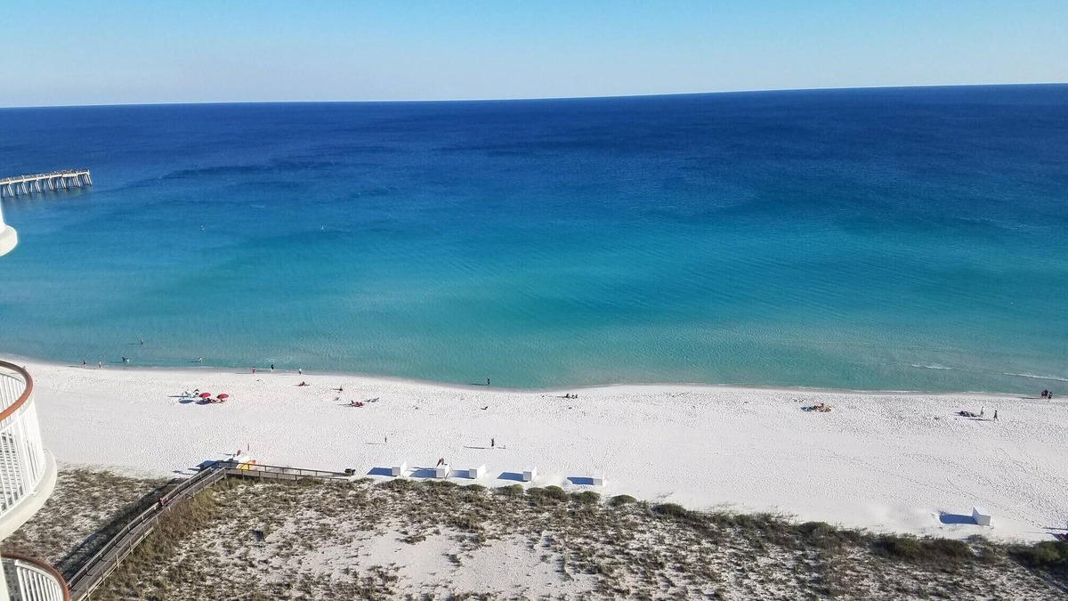 Navarre Beach Condo | PENTHOUSE 17th floor w. free Beach Service (chairs/umbrella) included!