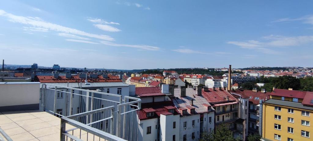Palmovka Apartment | Penthouse # 81 with panoramic city view in Elite Rezidence with free parking