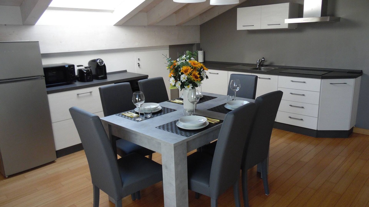 Castello di Godego Apartment | Penthouse at the Path - modern and bright apartment in quiet area