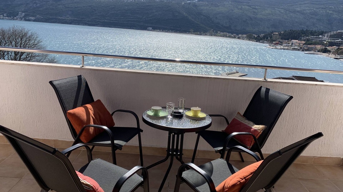 Herceg Novi Apartment | Penthouse apartment, balcony with sea view, lift, sleeps up to 4 people