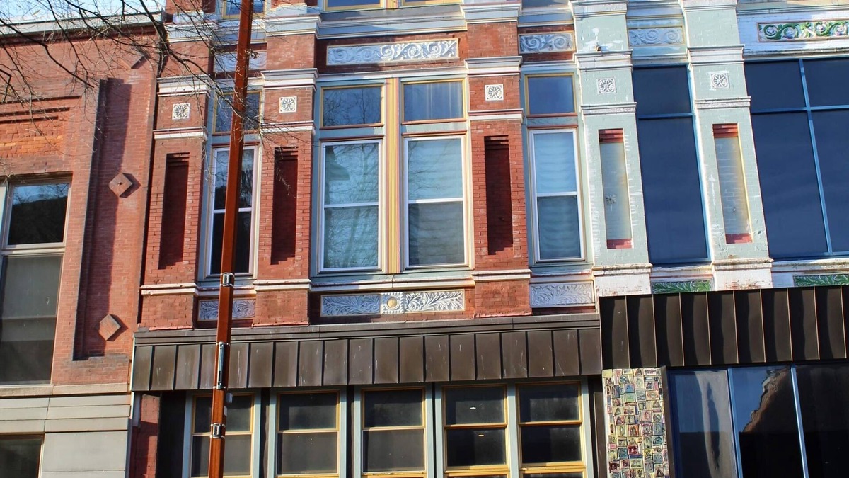 Paducah Apartment | Penthouse Apartment 4-Story Walk up