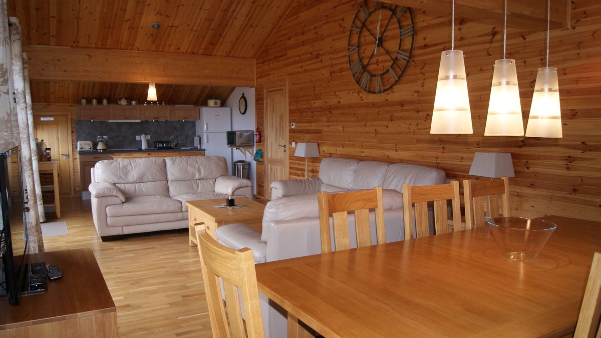La Roche Apartment | Penthouse chalet apartment, sleeps 8, Sky TV, internet and garage beautiful view