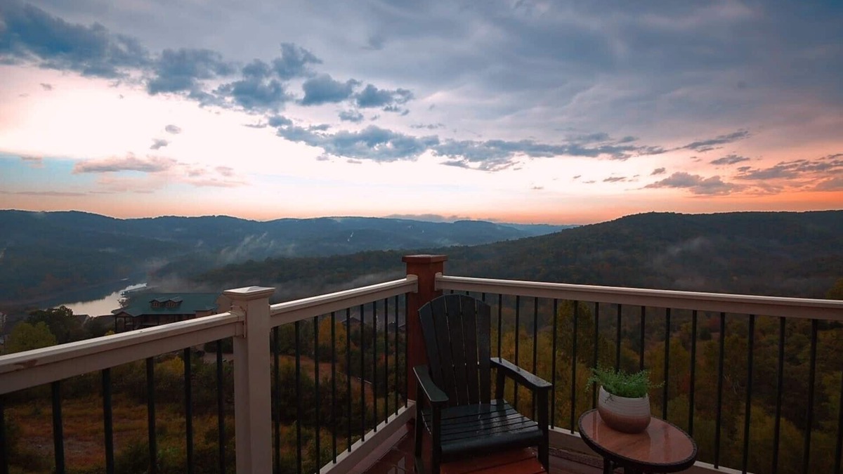 Indian Point Condo | Penthouse Condo - AMAZING Views - Indian Point - Sleeps 6-8