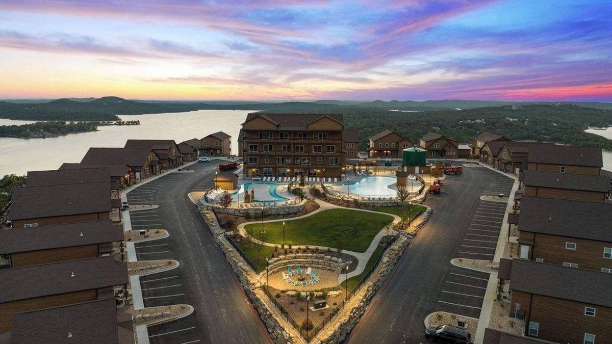 Kimberling City Condo | Penthouse Condos with Panoramic Lake Views!