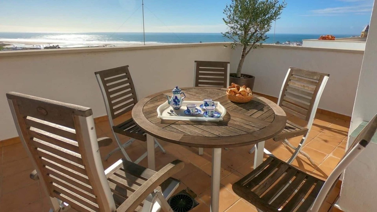 Conil de la Frontera City Center Cottage | Penthouse-apartment with large terrace and stunning sea view