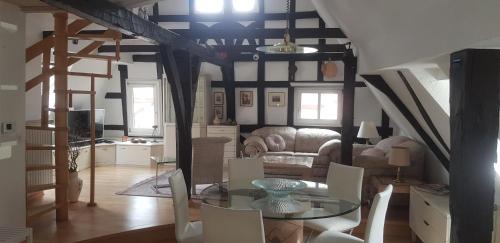 Boppard Apartment | Penthouse Ferienwohnung Boppard Zentrum, sonnige Dachterrasse