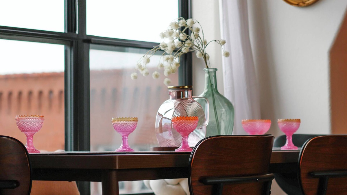 Westown Condo | Penthouse Fiserv, Bars, Perks & Big City Views Downtown Milwaukee