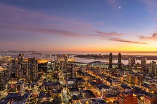 Civic Core Apartment | Penthouse High-Rise Ocean & City Views