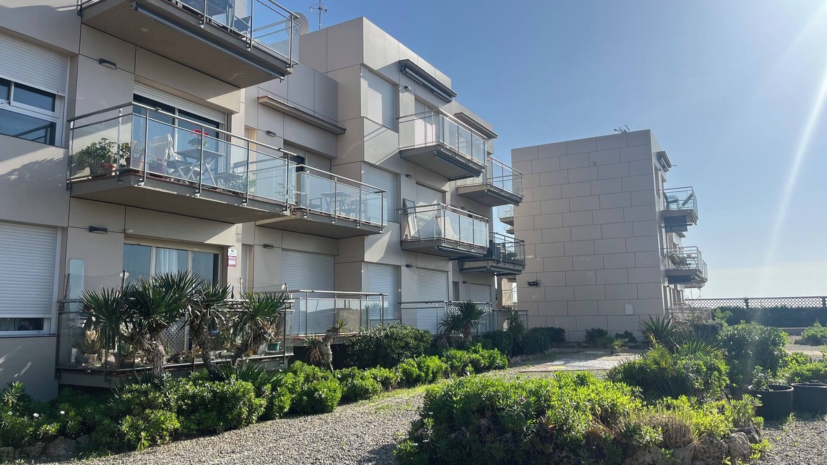 Gava Apartment | Penthouse in front of the sea Gava beach!