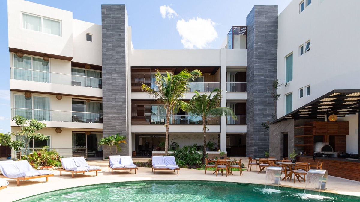 Tankah Apartment | Penthouse Jungle Suite 402PH Pool Hot Tub BBQ