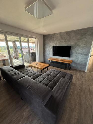Golcuv Jenikov Apartment | Penthouse - Kosmonautů Street